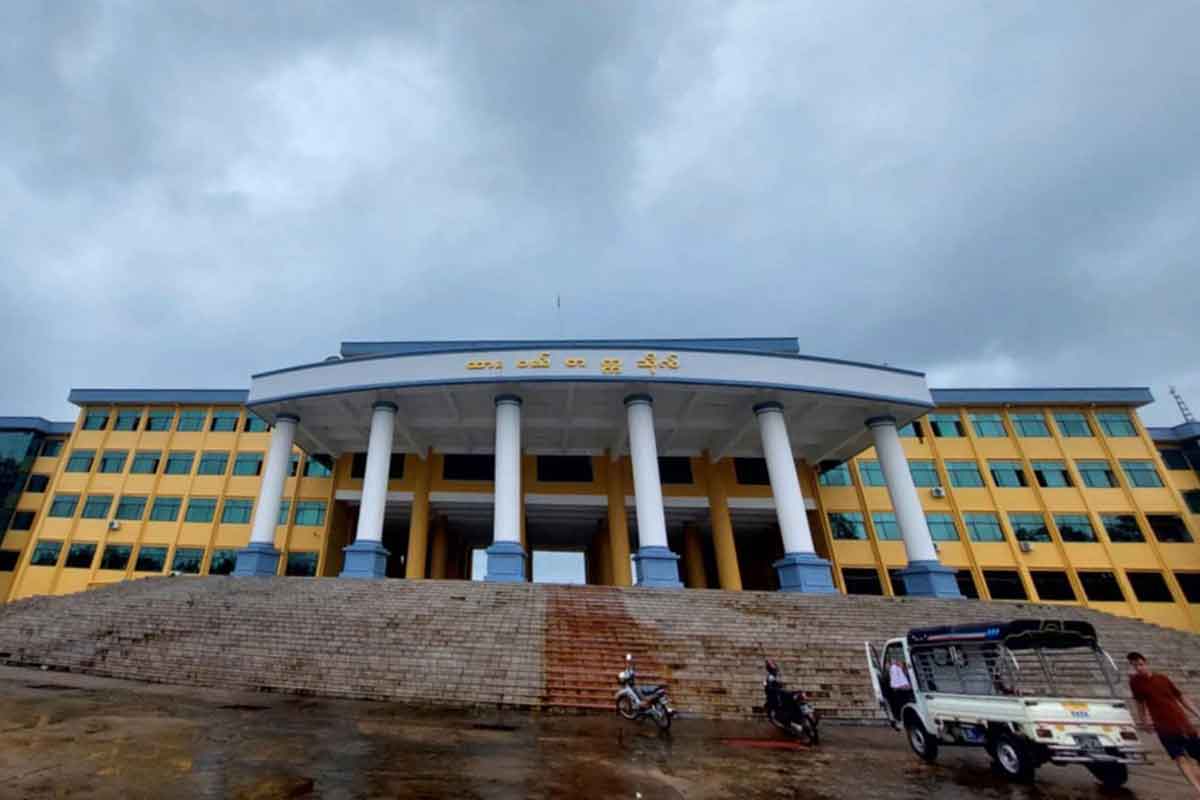 Convocation Hall and Campus Lake