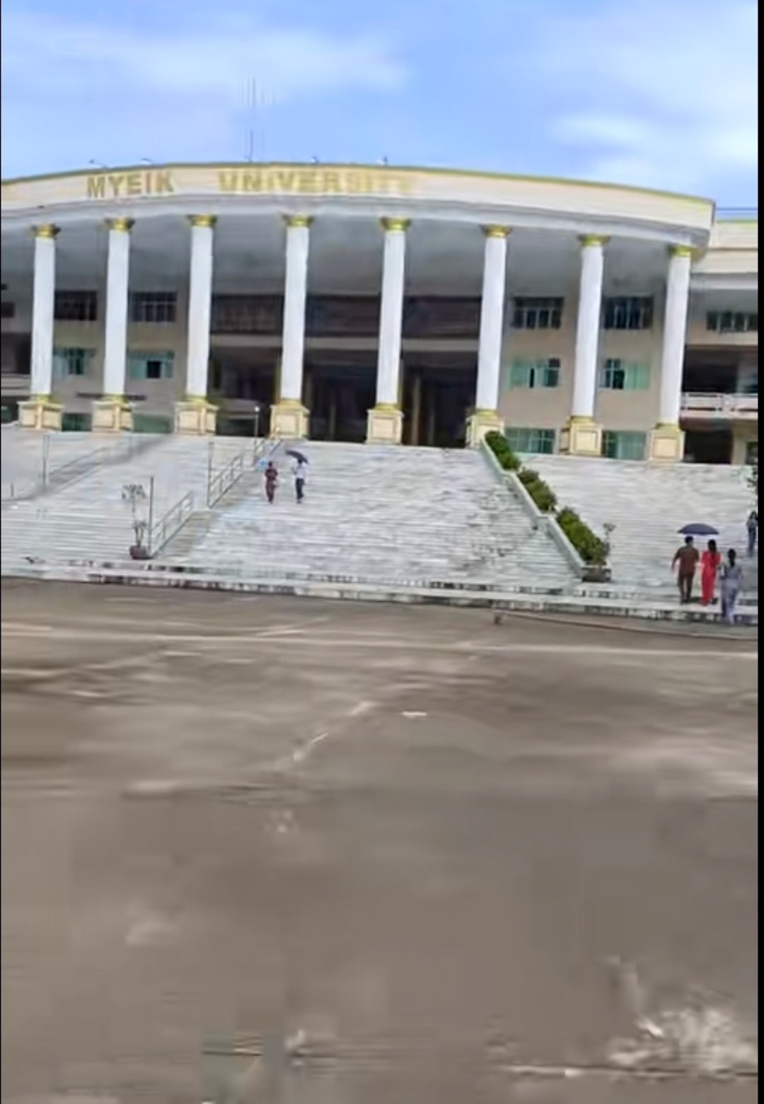 Convocation Hall and Campus Lake